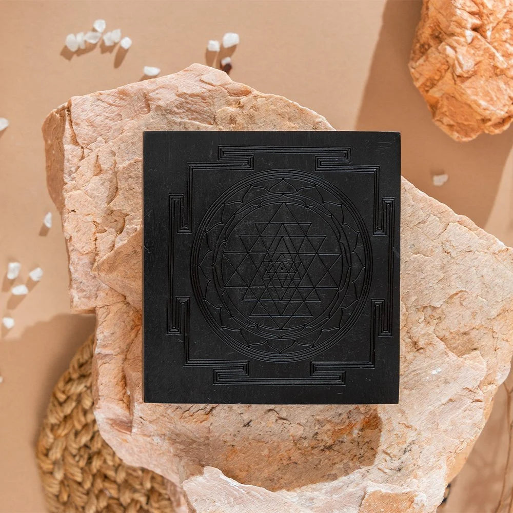 Karungali-Sri-Yantra-4×4-Inch-1.webp
