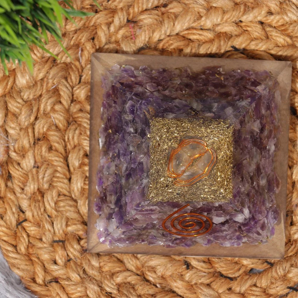 Orgone-Amethyst-Pyramid-4.webp