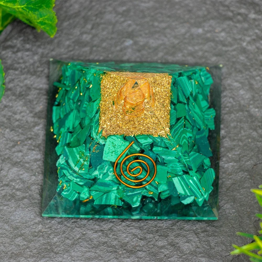 Orgone-Malachite-Pyramid-3.webp