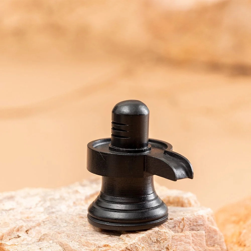 Karungali-Shivalingam-1.5-inch-3.webp