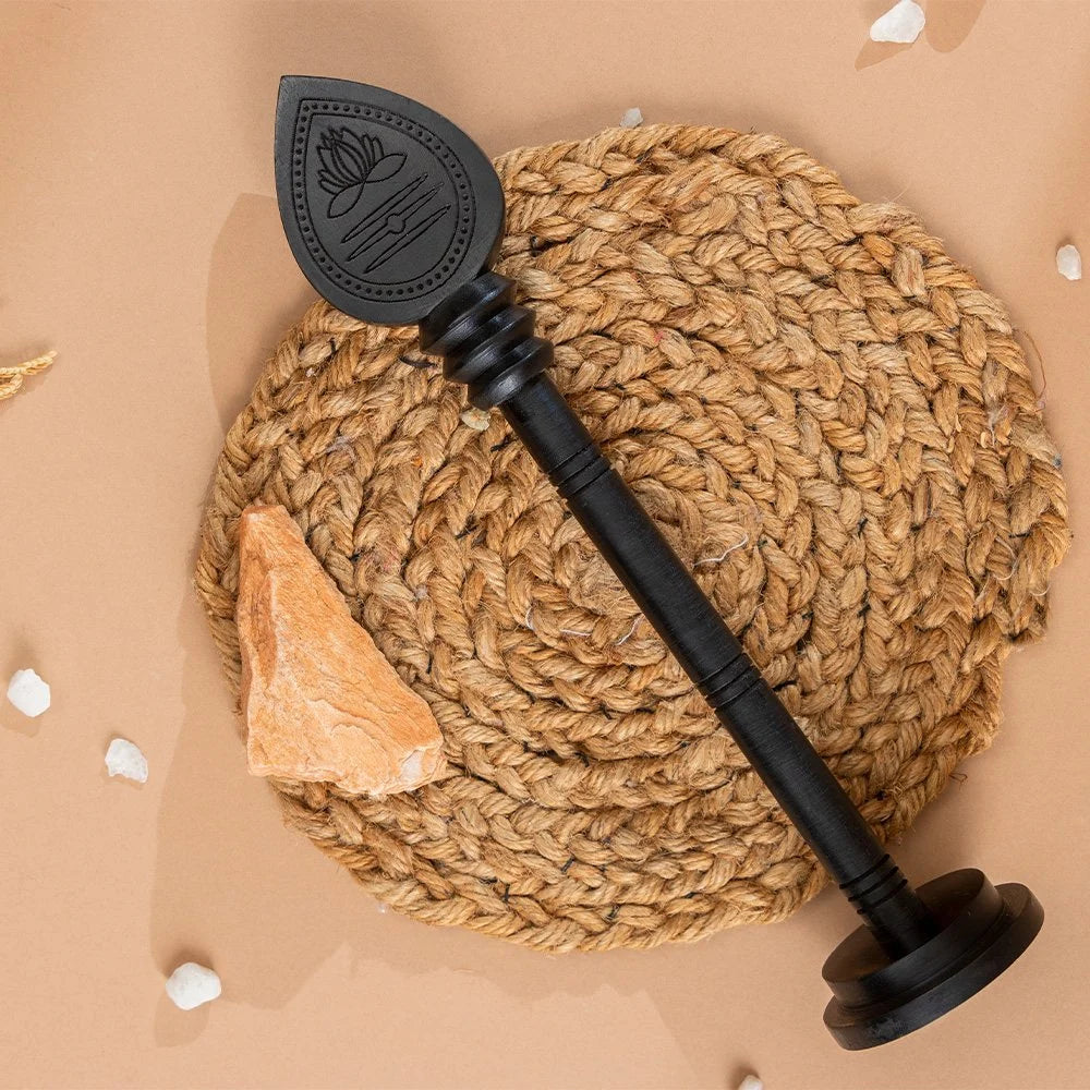 Karungali-Murugavel-with-stand-9-inch-2-1.webp