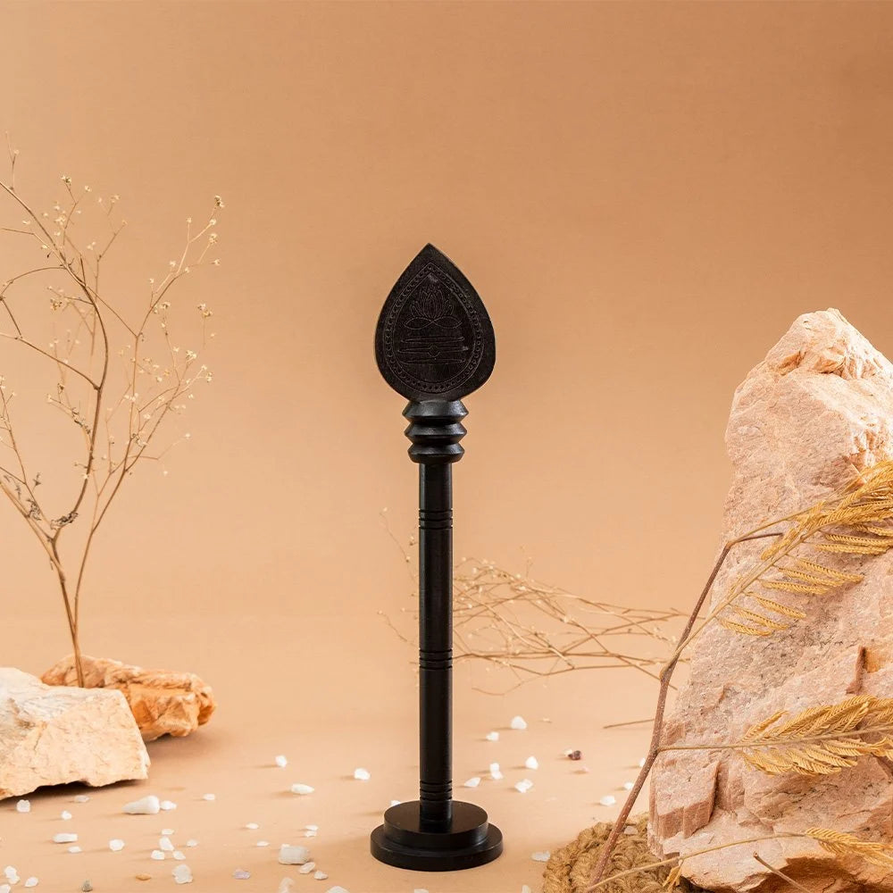 Karungali-Murugavel-with-stand-9-inch-4.webp